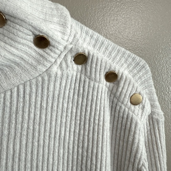 J.Crew ivory ribbed mock neck sweater gold‎ button shoulder accent Women’s L - Picture 3 of 8